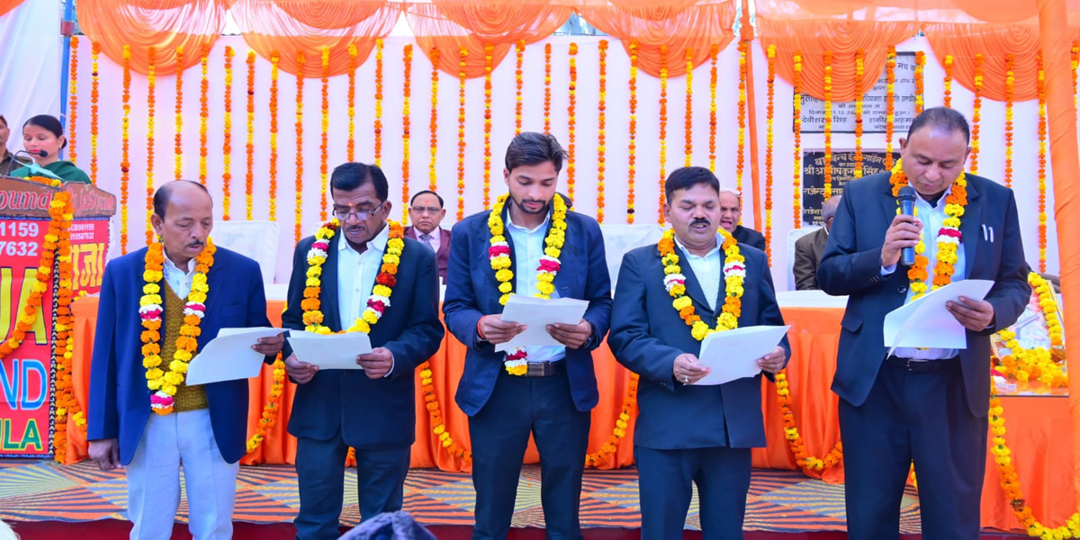 Oath taking ceremony of Sandila Advocates Association took place