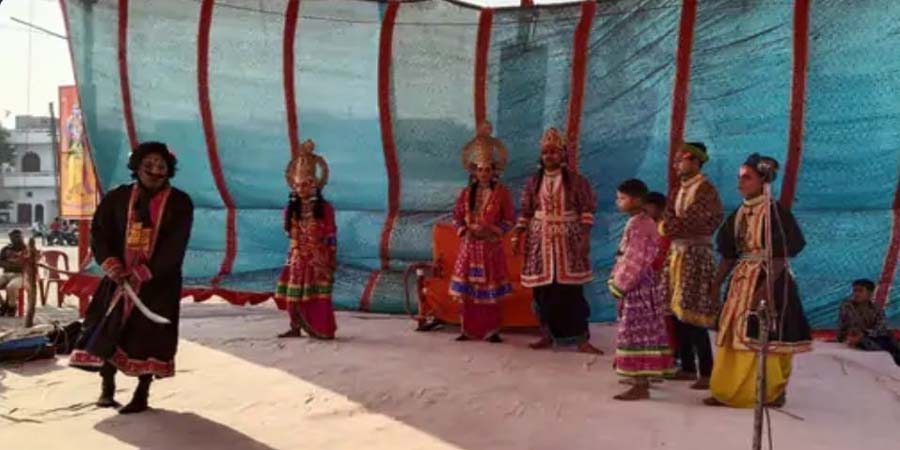 Shri Govind Gopal Leela Sansthan made a grand presentation at the exhibition ground in Hardoi.