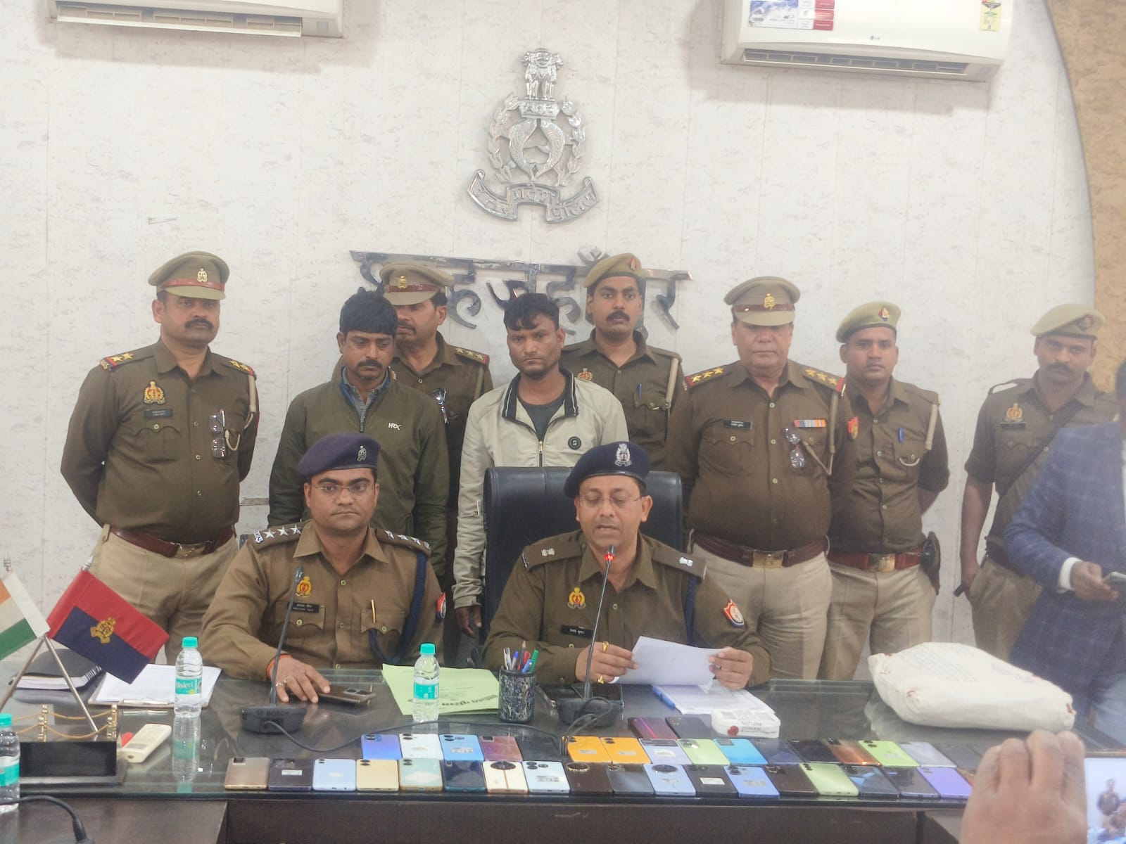 Gang involved in theft by cutting shutters busted, three arrested