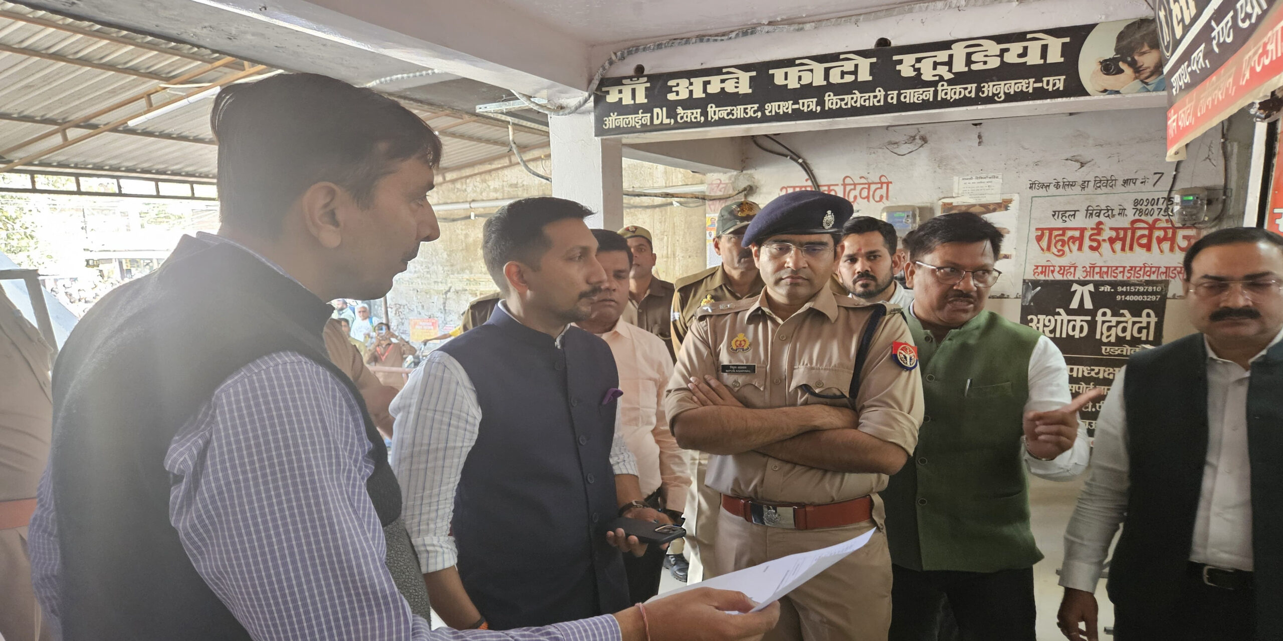 Lucknow DM takes strict action: Crackdown on brokers of RTO office, illegal public service centers seized