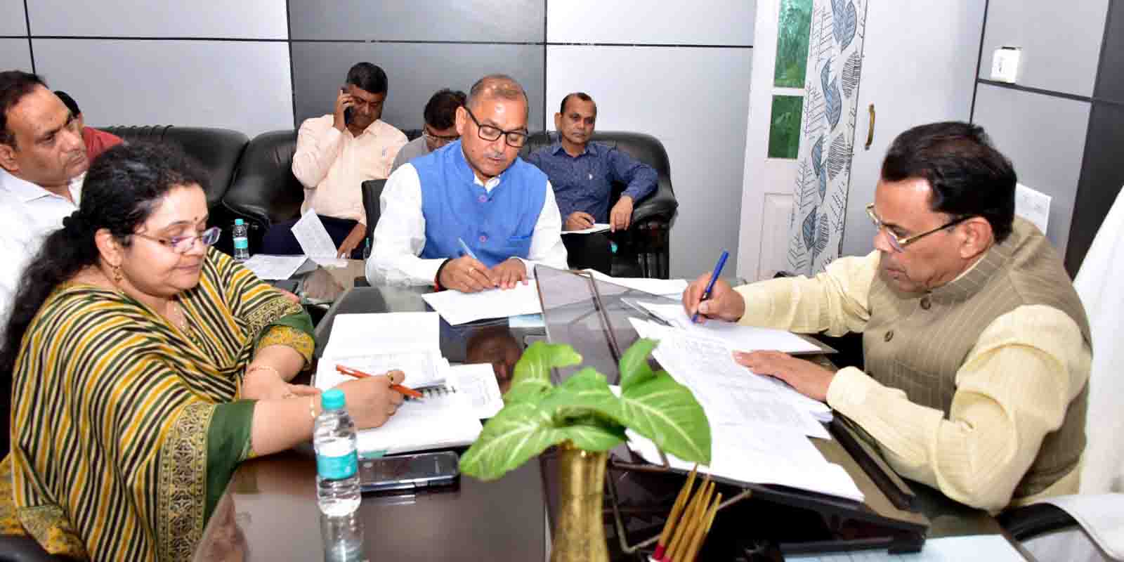 Minister Narendra Kashyap reviewed the Divyaangjan and Backward Class Welfare Schemes and gave instructions for their immediate implementation