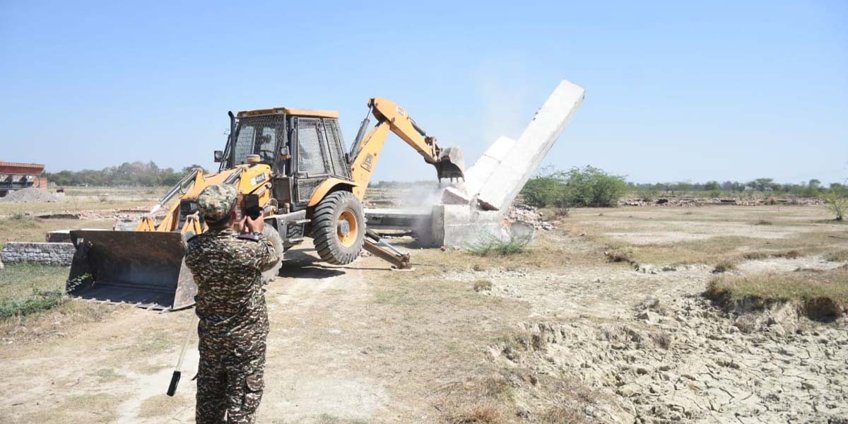 LDA's big action, bulldozer runs on illegal plotting