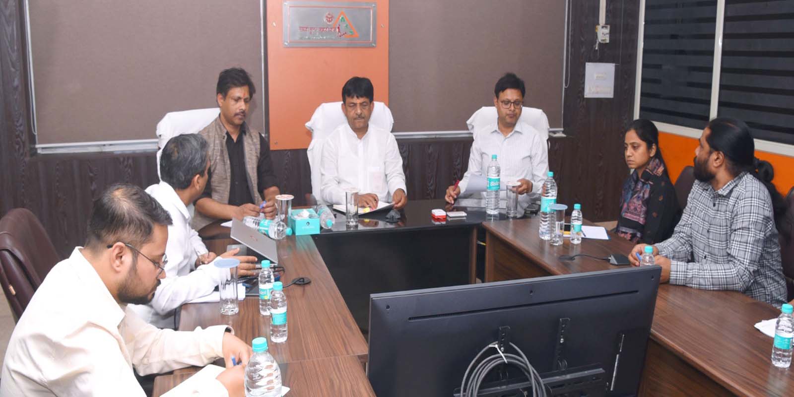 Minister Kapil Dev Aggarwal reviewed the situation to make UP a 1 trillion dollar economy