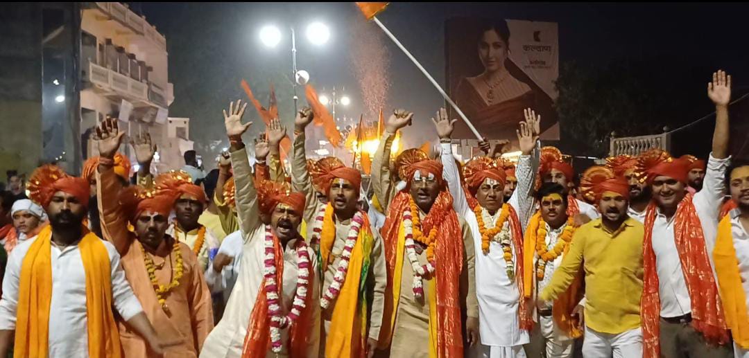 A grand procession was taken out in Ayodhya on the eve of Ram Navami, the city was filled with Ram