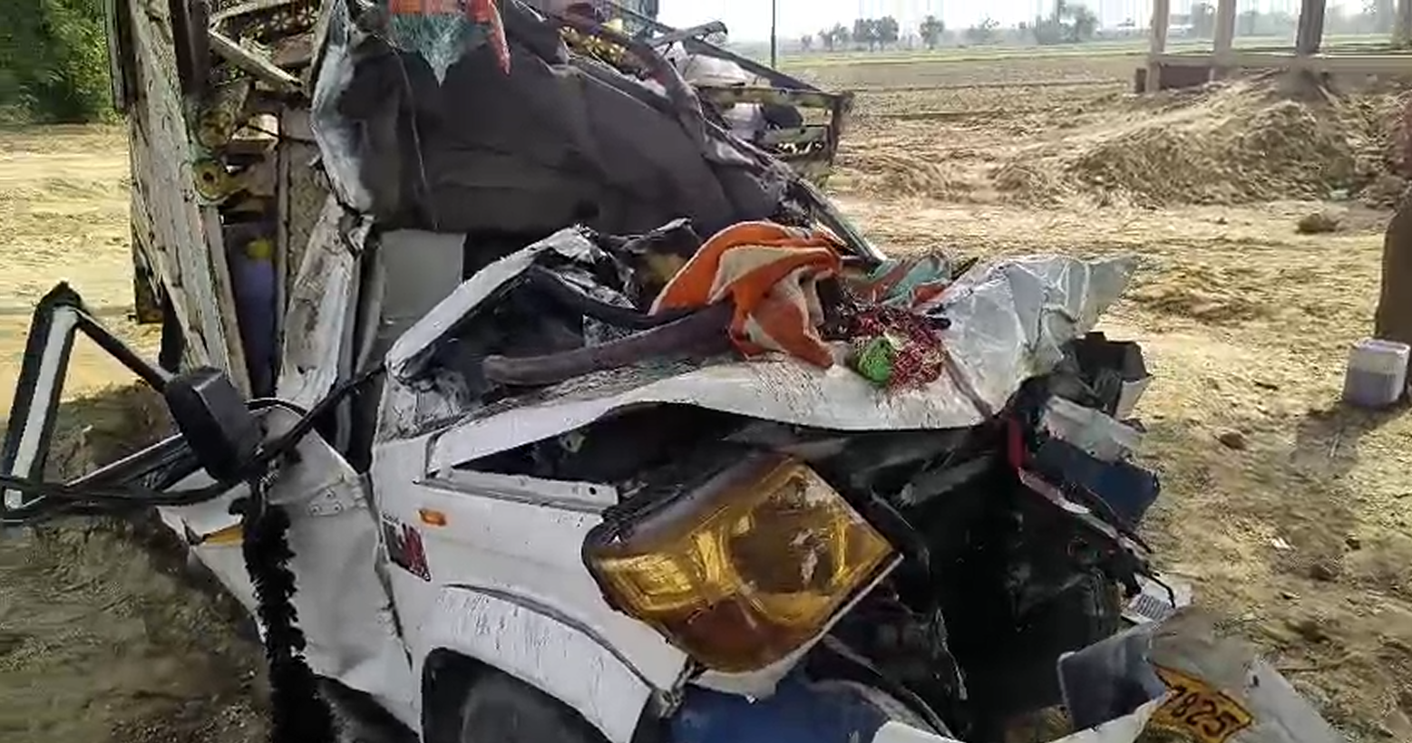 Tragic accident on Bilhaur Katra Highway, pickup collided with tree due to drowsiness, driver died