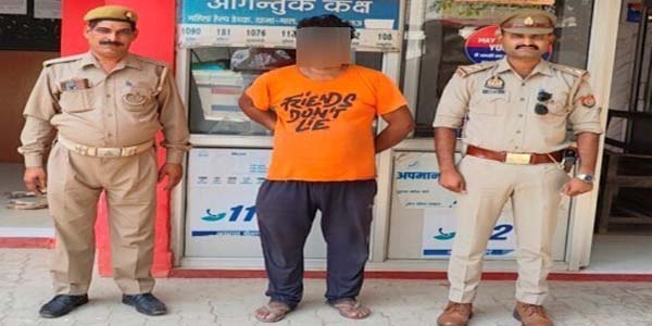 The accused was wanted, the police caught him from his house – he was arrested on the basis of a court warrant!