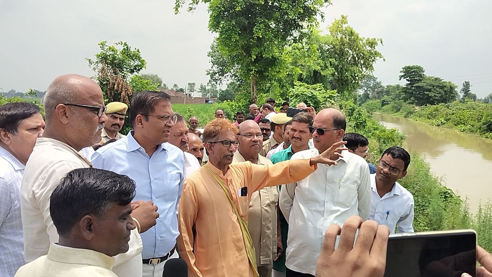 DM gave the message of environmental protection by planting Harishankari tree