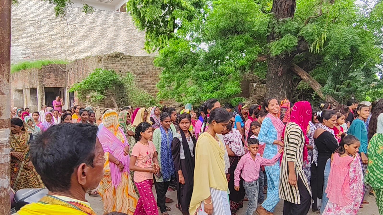 The grand Kavad Yatra was started from Mallawan