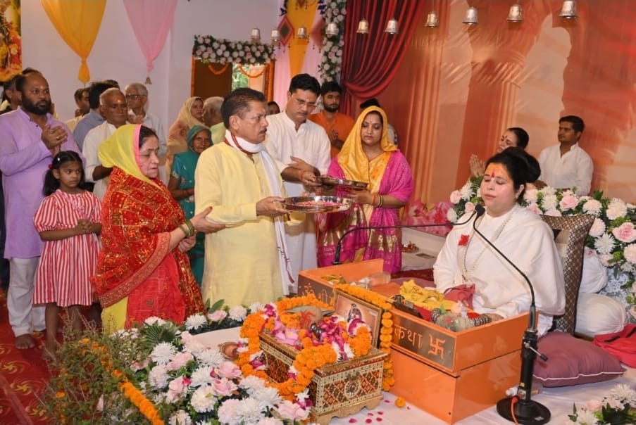 Echoes of Guru's glory and birth events in Shrimad Bhagwat Katha
