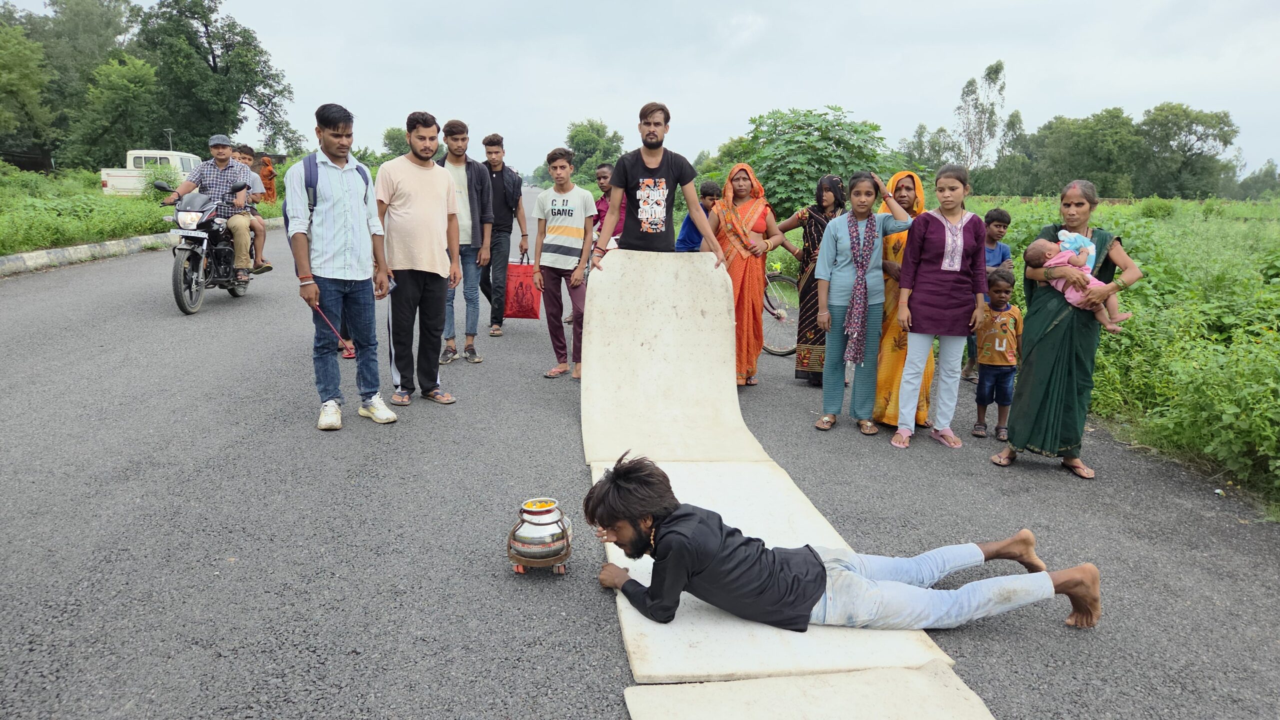 Ang Pradakshina Yatra from Panchal Ghat Farrukhabad to Shiv Sankat Haran Temple Sakaha by Mohit Singh
