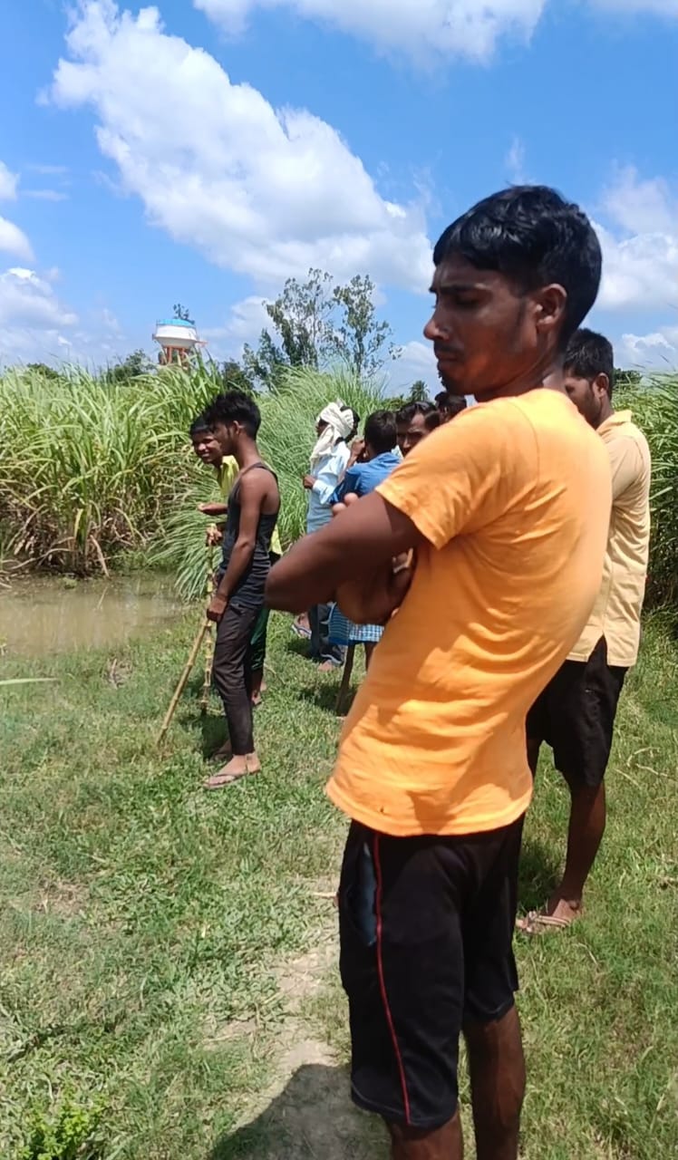 Villagers surrounded the sugarcane field suspecting miscreants, but miscreants were not found