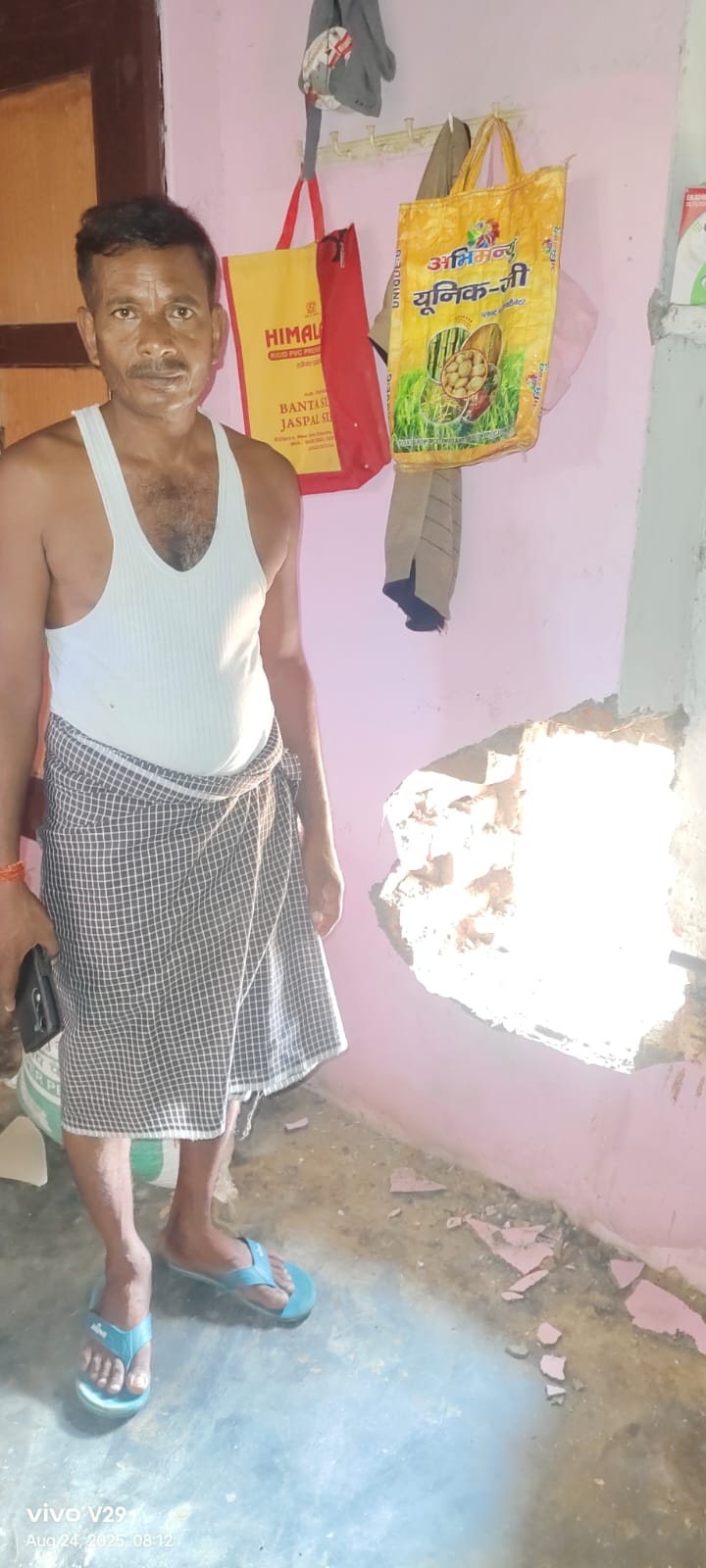 Thieves' rampage in Kursath, cash stolen after burglary