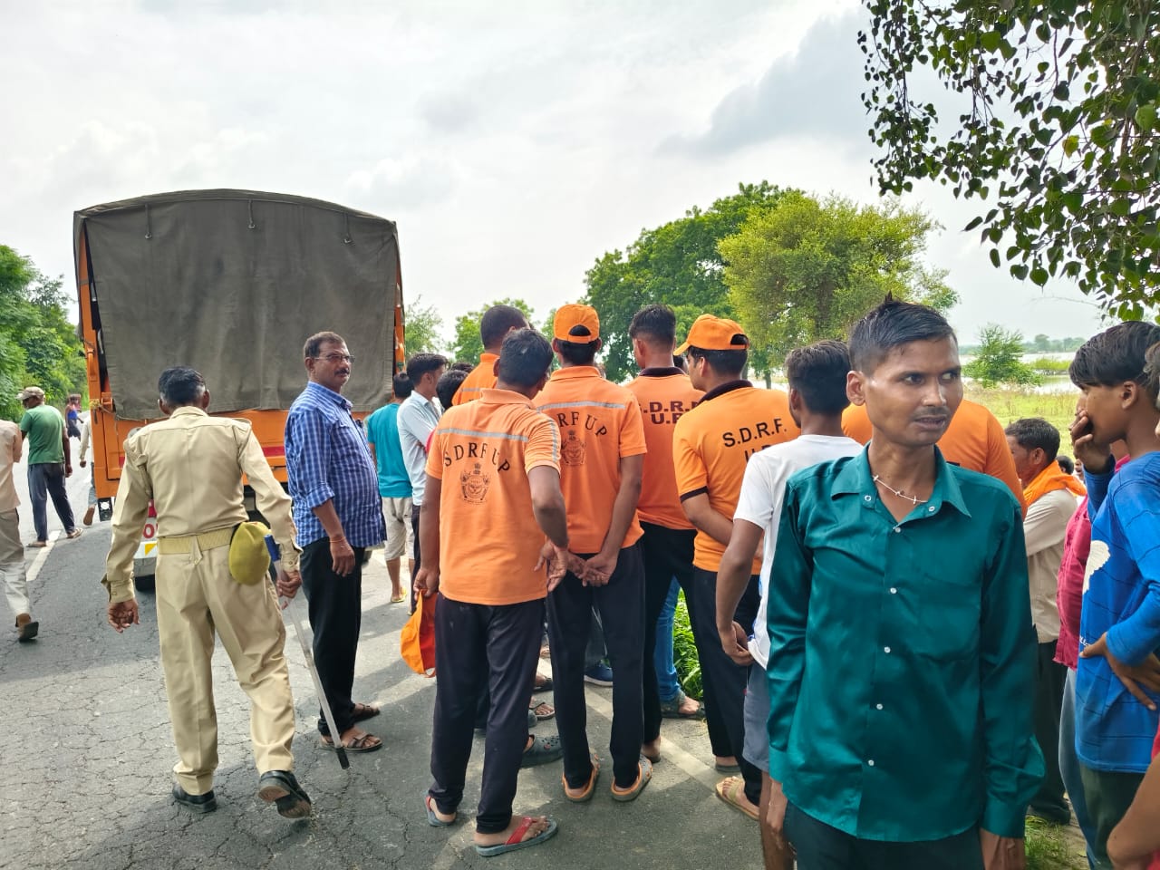6 out of 7 drowned in boat capsized, one died