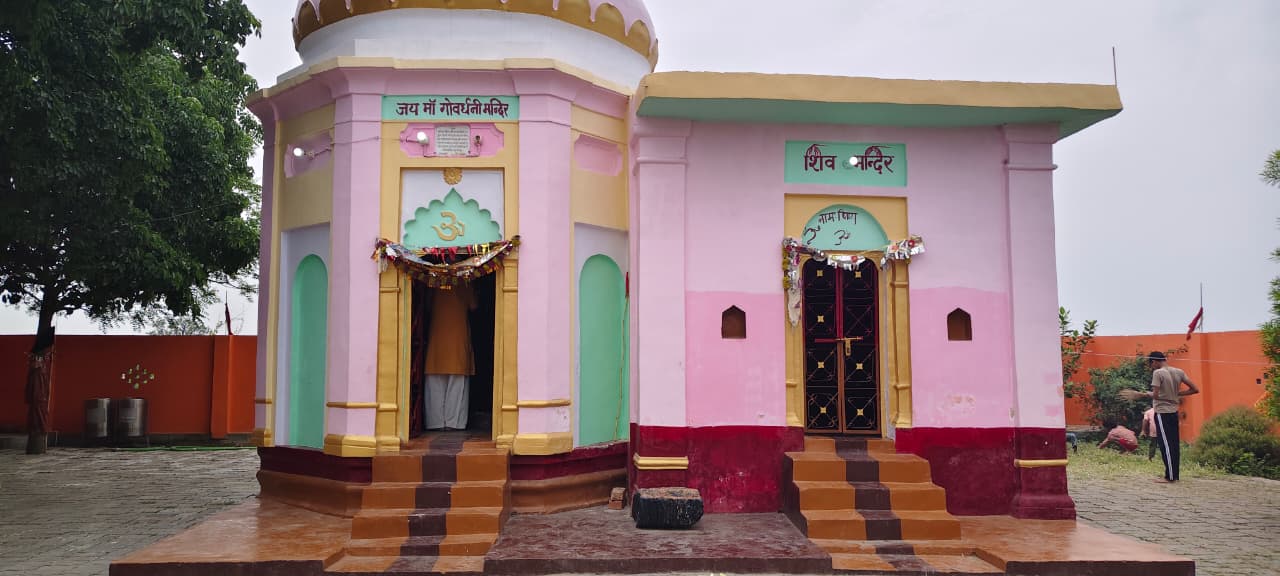 Thieves targeted the Devi temple, the theft incident was captured on CCTV camera