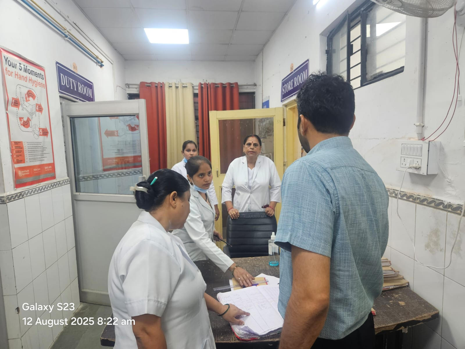 The District Magistrate arrived on a bike and conducted a surprise inspection of the Autonomous State Medical College