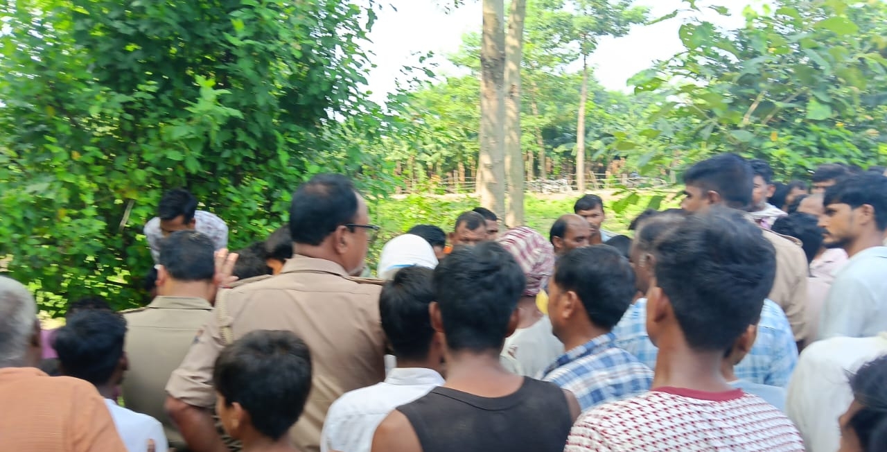 There was uproar over the death of an innocent child, tractor-trolley crushed his life at Madhavpurva turn, one seriously injured