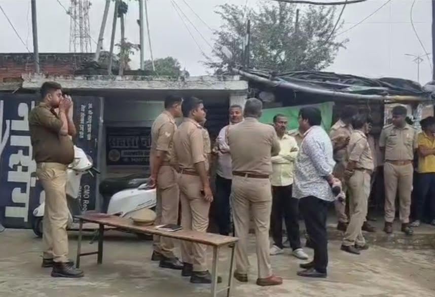 A young man died during treatment at the hospital, and his family members created a ruckus, alleging negligence.