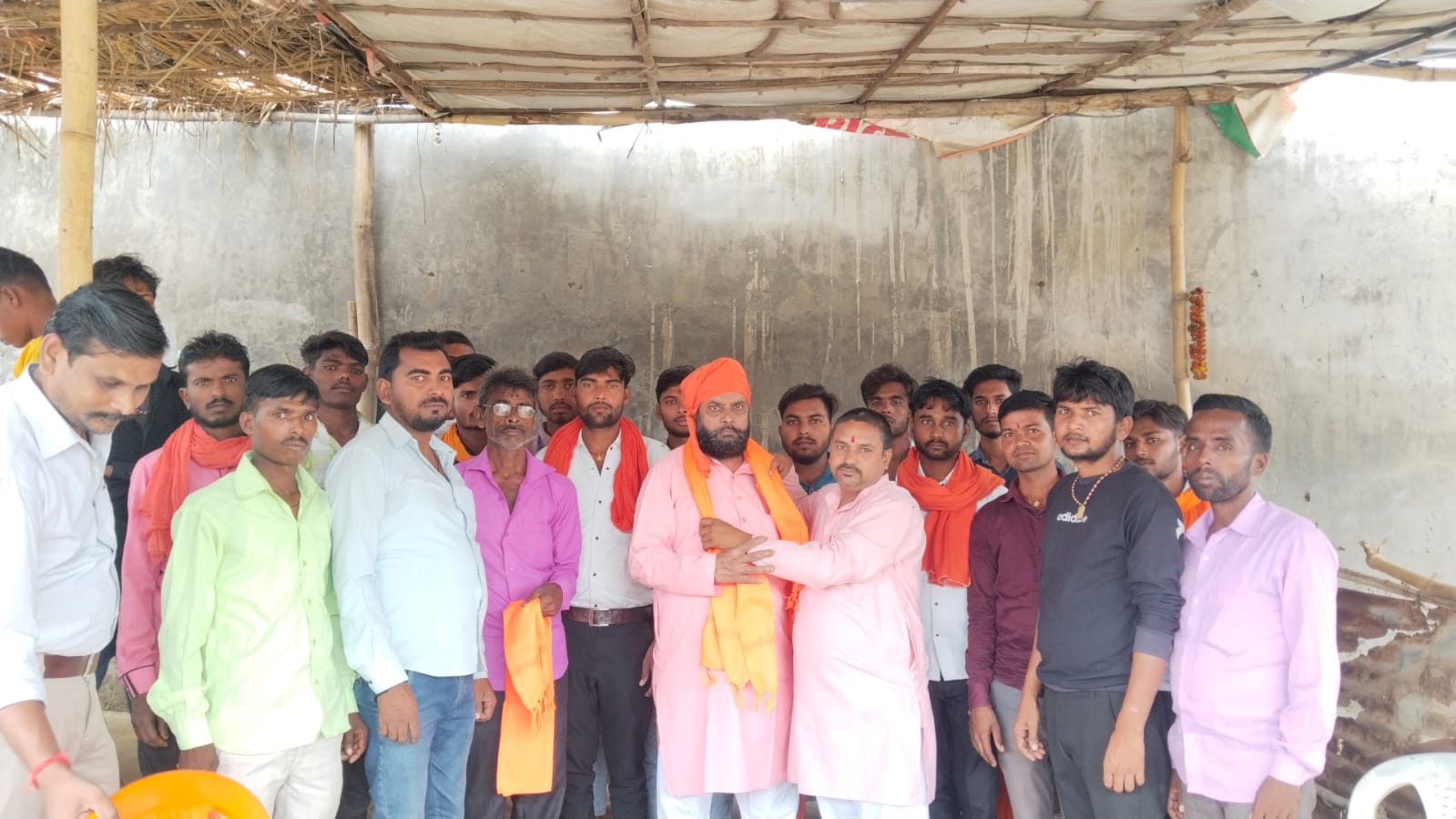 The district president of the Rashtriya Bajrang Dal was welcomed wearing a robe.