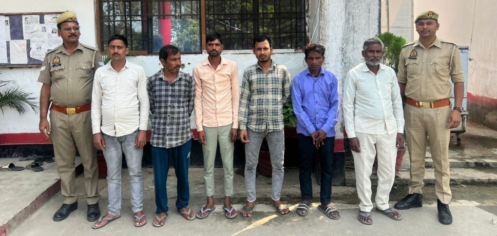 Hyderabad police station arrested 6 warrant accused