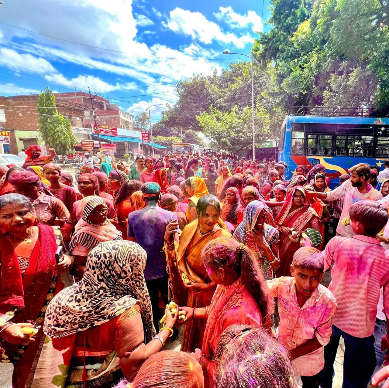 The immersion procession of Maa Durga started with great pomp