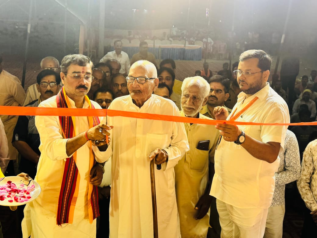 MLA Ashish Singh inaugurated the 140th Ramlila in Bhagwantnagar Mallawan.