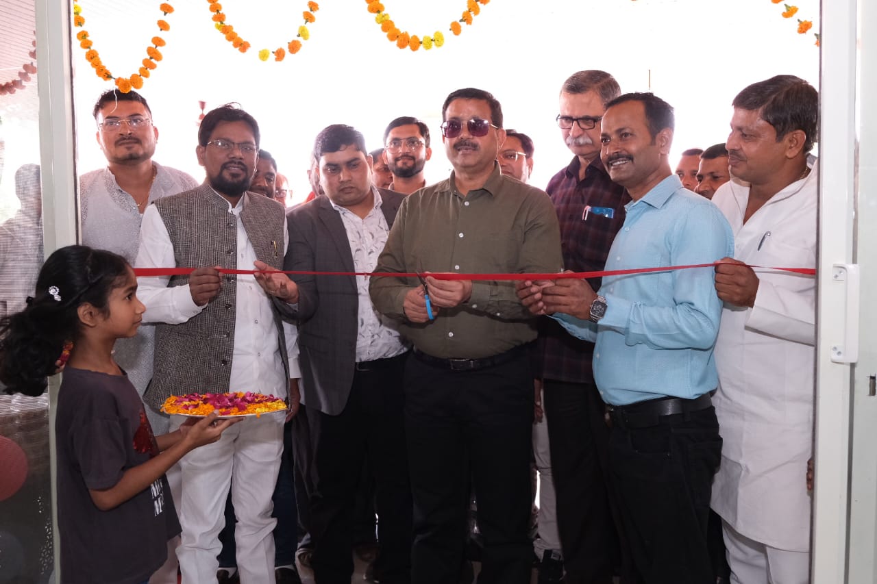 Special Secretary inaugurated Sundaram Eye Hospital by cutting the ribbon.