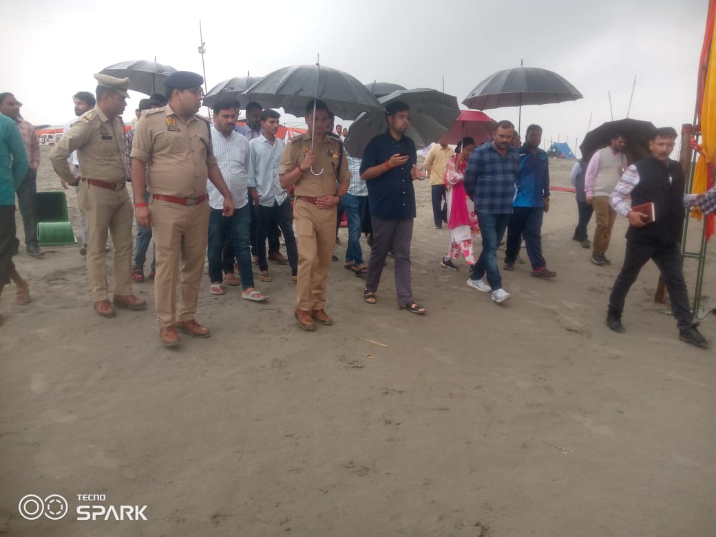 The District Magistrate and SP inspected the State Fair at Beria Ghat.