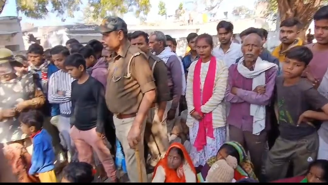 Dharna at Dhaurahra police station over the death of a district jail inmate
