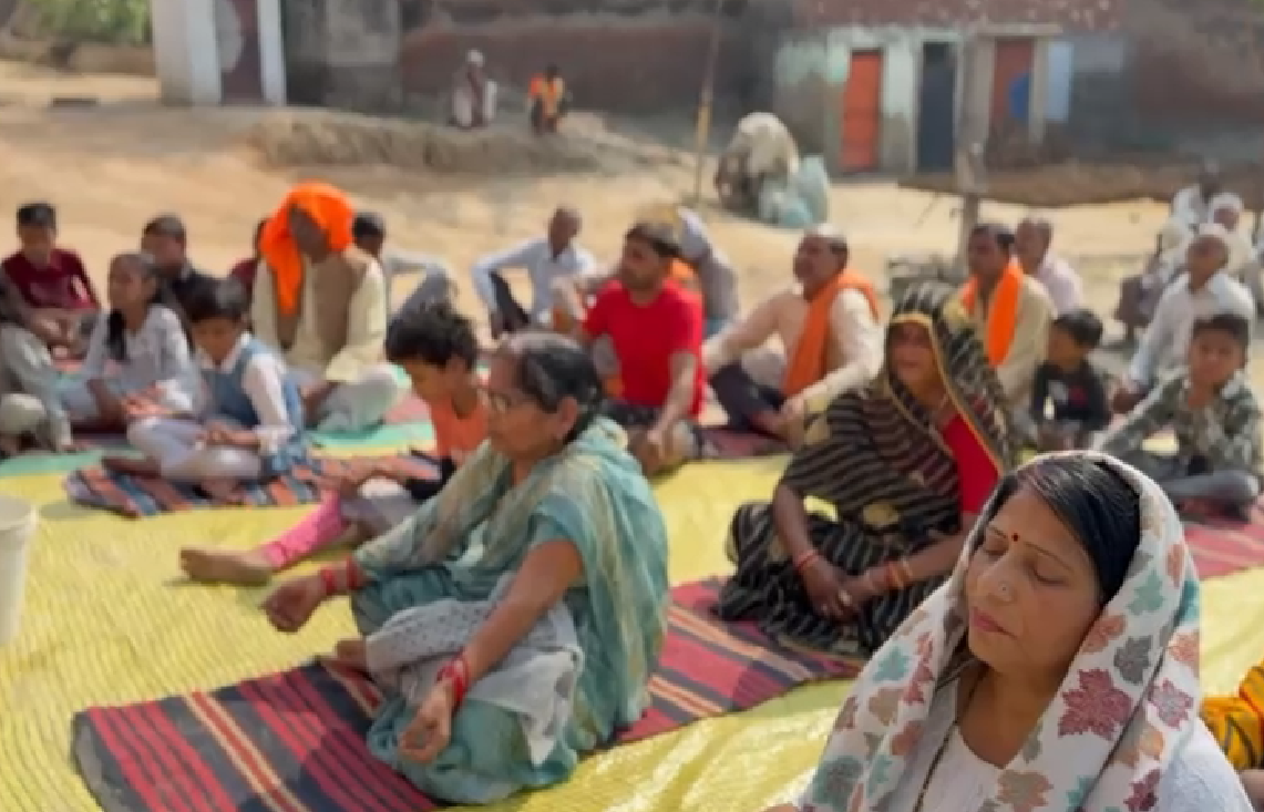 योग शिविर हरदोई, चतरखा बरनी योग कार्यक्रम, शालिनी सिंह समाज सेविका, हरिवंश सिंह योग प्रशिक्षक, ग्रामीण महिलाओं का योग शिविर, Yoga Camp Hardoi, Shalini Singh Social Worker, Harivansh Singh Yoga Trainer, Rural Women Yoga Camp, Health Awareness Program UP, योग शिविर फोटो, महिलाओं का योग, ग्रामीण योग कार्यक्रम, शालिनी सिंह योग इमेज, Yoga Camp Image, Women Yoga Session, Rural Yoga Event Photo, Shalini Singh Yoga Picture, #YogaCamp, #HardoiNews, #WomenEmpowerment, #HealthAwareness, #RuralDevelopment, #ShaliniSingh, #YogaTraining,