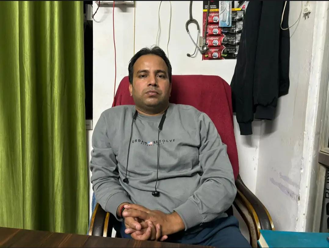 लखनऊ डेंटिस्ट हमला, लखनऊ मेडिकल स्टोर हमला, डेंटिस्ट पर हमला लखनऊ, BJP जीत पर हमला, PM-CM को गाली विवाद, मल्हौर चिनहट घटना, लखनऊ पुलिस FIR, डॉक्टर श्रवण तिवारी हमला, Lucknow dentist assault, Dentist attacked in Lucknow, BJP praise assault case, Medical store owner attack, Thumb bitten case Lucknow, Chinhat Mallhaur incident, Lucknow police FIR dentist, Doctor Shravan case, लखनऊ डेंटिस्ट हमला फोटो, डॉक्टर श्रवण तिवारी की तस्वीर, मेडिकल स्टोर मालिक द्वारा हमला, अंगूठा चबा लेने की घटना, चिनहट मल्हौर घटना स्थल, Lucknow dentist injury image, Doctor Shravan bitten thumb photo, Medical store owner assault image, Chinhat Mallhaur attack spot, Lucknow assault victim dentist, #लखनऊडेंटिस्टहमला, #LucknowDentistAssault, #BJP, #UPPolice, #Chinhat, #Mallhaur, #DentistAttack, #NationalProstavana,