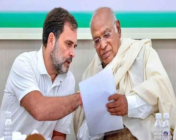 कांग्रेस वोट चोरी आरोप, बिहार चुनाव परिणाम 2025, कांग्रेस हाई लेवल मीटिंग, राहुल गांधी बैठक, खड़गे प्रेस कॉन्फ्रेंस, वोटिंग डेटा जांच कांग्रेस, चुनाव आयोग पर सवाल, Congress alleges vote theft, Bihar Election Result 2025 controversy, Congress high level meeting Delhi, Rahul Gandhi walks out, Kharge press briefing, voting data review, election irregularities Bihar, “कांग्रेस बैठक वोट चोरी आरोप”, “बिहार चुनाव कांग्रेस जांच”, “राहुल गांधी खड़गे बैठक”, “कांग्रेस vs चुनाव आयोग विवाद”, “Congress meeting vote theft allegation”, “Bihar poll data review Congress”, “Rahul Gandhi Kharge meeting Delhi”, “Election irregularities claim Bihar”, #कांग्रेस #BiharElection2025 #VoteChori #ElectionDataReview #RahulGandhi #Kharge #BiharPolitics #ElectionCommission #IndiaPolitics #CongressNews #BreakingNews #PoliticalUpdates,