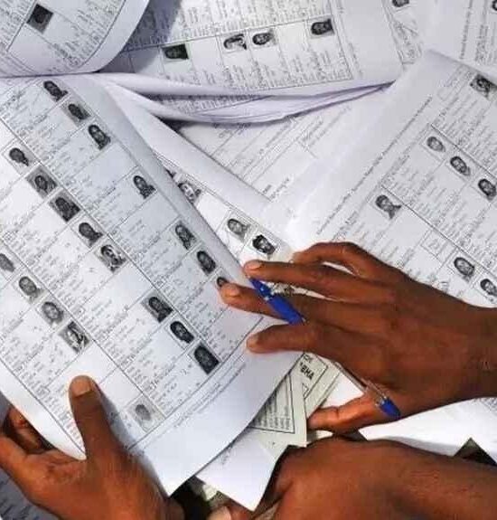 SIR में BLO के साथ सादी वर्दी में रहेगी पुलिस SIR प्रक्रिया यूपी, BLO पर हमला नगराम, लखनऊ मोहनलालगंज खबर, BLO सुरक्षा व्यवस्था, SIR में पुलिस तैनाती, यूपी प्रशासन अपडेट, BLO महिला पुलिस सुरक्षा, BLO ड्यूटी व्यवस्था, SIR process UP, BLO attack Nagarame, Lucknow Mohanlalganj update, BLO security arrangement, Police deployment with BLO, UP administration alert, Women police with BLO, SIR security measures, BLO सुरक्षा फोटो, SIR प्रक्रिया इमेज, लखनऊ पुलिस सादी वर्दी तस्वीर, Nagarame BLO protection image, UP police with BLO picture, SIR security photo, #SIRProcess, #BLOAttack, #LucknowNews, #UPPolice, #Mohanlalganj, #Nagarame, #BLOSecurity, #UPAdministration, #BreakingNews,