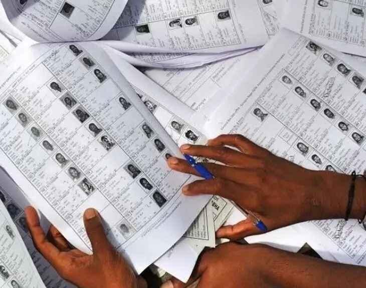 SIR में BLO के साथ सादी वर्दी में रहेगी पुलिस SIR प्रक्रिया यूपी, BLO पर हमला नगराम, लखनऊ मोहनलालगंज खबर, BLO सुरक्षा व्यवस्था, SIR में पुलिस तैनाती, यूपी प्रशासन अपडेट, BLO महिला पुलिस सुरक्षा, BLO ड्यूटी व्यवस्था, SIR process UP, BLO attack Nagarame, Lucknow Mohanlalganj update, BLO security arrangement, Police deployment with BLO, UP administration alert, Women police with BLO, SIR security measures, BLO सुरक्षा फोटो, SIR प्रक्रिया इमेज, लखनऊ पुलिस सादी वर्दी तस्वीर, Nagarame BLO protection image, UP police with BLO picture, SIR security photo, #SIRProcess, #BLOAttack, #LucknowNews, #UPPolice, #Mohanlalganj, #Nagarame, #BLOSecurity, #UPAdministration, #BreakingNews,