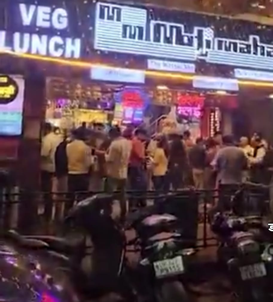 लखनऊ मिठाई छापा, FSDA छापेमारी लखनऊ, सड़ी मिठाई पकड़ी गई, मधुरिमा मिठाई विवाद, राधेलाल क्लासिक मिठाई जांच, छप्पन भोग मिलावट, लखनऊ स्वीट्स छापा, मिलावटी मिठाई लखनऊ, मिठाई दुकान सील लखनऊ, खाद्य सुरक्षा जांच लखनऊ, Lucknow sweets raid, FSDA action Lucknow, rotten sweets seized, Madhurima sweets inspection, Radhélal sweets sealed, 56 Bhog raid, adulterated sweets Lucknow, Lucknow food safety raid, expired sweets seized, branded sweets shops raid, लखनऊ मिठाई दुकान छापा इमेज, FSDA जांच फोटो, सड़ी मिठाई बरामद तस्वीर, ब्रांडेड मिठाई दुकान गंदगी फोटो, Lucknow sweets raid image, FSDA inspection photo, rotten sweets seized picture, branded sweet shop raid image, LucknowSweetsRaid, #FSDAAction, #Adulteration, #FoodSafety, #LucknowNews, #BreakingNews, #SweetsInspection, #RottenSweets, #FoodRaid, #UttarPradesh,