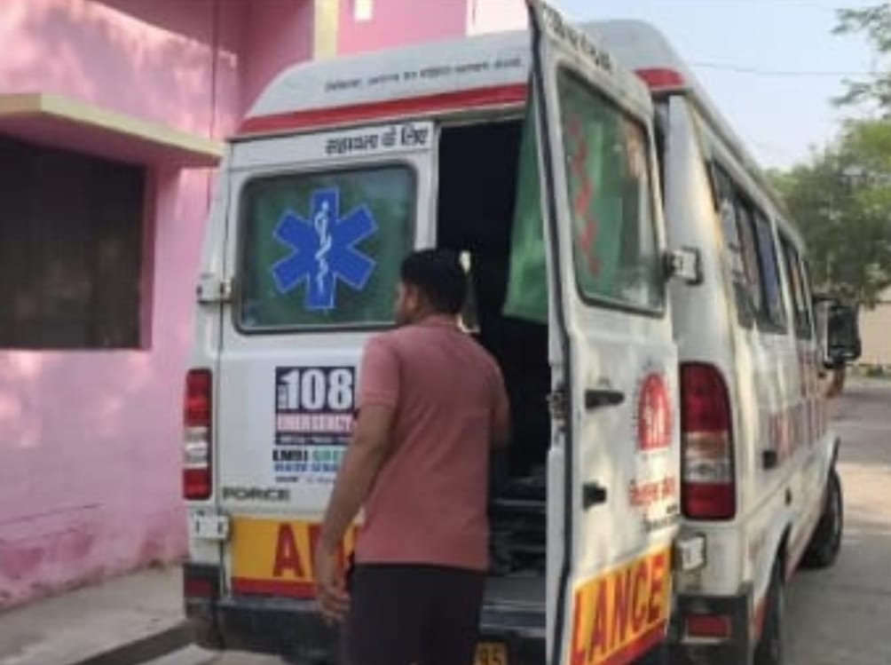 हरदोई सड़क हादसा, डंपर ने बाइक को मारी टक्कर, मैकेनिक की मौत हरदोई, विकास राठौर दुर्घटना, हरदोई-बिलग्राम रोड हादसा, तेज रफ्तार डंपर दुर्घटना, जगतपुरवा गांव हादसा, हरदोई आज की खबर, हरदोई न्यूज़ अपडेट, सड़क दुर्घटना उत्तर प्रदेश, पोस्टमॉर्टम रिपोर्ट हरदोई, Hardoi road accident, dumper hits bike Hardoi, mechanic killed in Hardoi, Vikash Rathore accident, Hardoi Bilgram road crash, high-speed dumper accident, Hardoi latest news, bike accident UP, Hardoi breaking news, UP road fatal accident, हरदोई में डंपर एक्सीडेंट फोटो, सड़क हादसे की तस्वीर, बाइक और डंपर टक्कर चित्र, हरदोई बिलग्राम रोड दुर्घटना दृश्य, विकास राठौर हादसा स्थान, Hardoi dumper accident image, bike crash scene Hardoi, Hardoi Bilgram road accident photo, mechanic death accident spot, UP road crash, #हरदोईहादसा, #सड़कदुर्घटना, #UPNews, #HardoiAccident, #BreakingNews, #DumperAccident, #RoadSafety, #HardoiLive, #UPBreaking, #LocalNews,