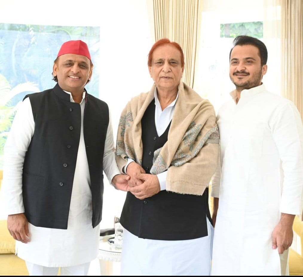 आज़म खान पैन कार्ड मामला, अब्दुल्ला आज़म दो पैन कार्ड मामला, आजम खान सजा, आकाश सक्सेना FIR, रामपुर कोर्ट फैसला, सपा नेता आजम खान केस, Azam Khan PAN card case, Abdullah Azam dual PAN fraud, Azam Khan sentenced, Akash Saxena FIR, Rampur court verdict, SP leader Azam Khan case, आज़म खान कोर्ट फोटो, अब्दुल्ला आज़म जेल मामला, पैन कार्ड केस रामपुर, आज़म खान सजा न्यूज, Azam Khan court image, Abdullah Azam jail case, PAN card fraud case, Azam Khan verdict photo,