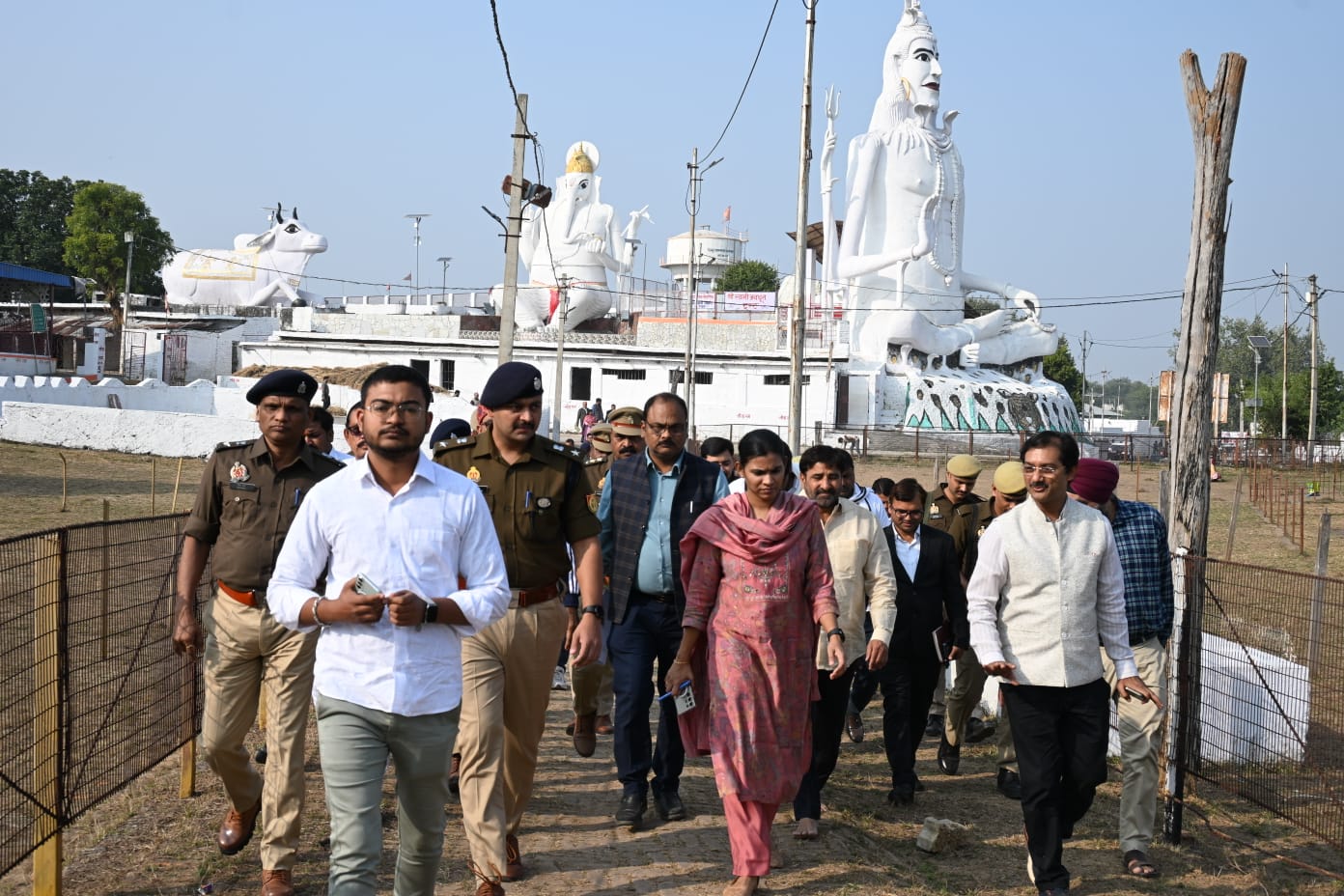 District Magistrate-SP inspected the preparations for Simouni Dham fair.