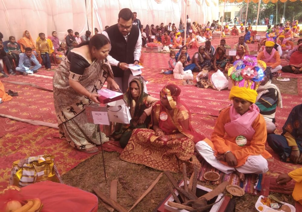 सामूहिक विवाह हरदोई, वरदान चैरिटेबल ट्रस्ट विवाह, हरदोई सामूहिक निकाह, घण्टाघर मैदान सामूहिक विवाह, नवदम्पति वैवाहिक सामग्री वितरण, न्यायमूर्ति अशोक कुमार जैन हरदोई कार्यक्रम, हरदोई सामाजिक कार्यक्रम 2025, Samuhik Vivah Hardoi, Vardan Charitable Trust Wedding, Mass Marriage Ceremony Hardoi, Hardoi Nikah Event 2025, Judge Ashok Kumar Jain Chief Guest Hardoi, Community Marriage Program Uttar Pradesh, सामूहिक विवाह समारोह फोटो, हरदोई निकाह कार्यक्रम फोटो, वरदान ट्रस्ट विवाह आयोजन, नवदम्पति फोटो हरदोई, Mass Marriage Event Image, Hardoi Wedding Ceremony Picture, Vardan Trust Marriage Program Photo, Newlywed Couples Hardoi Image, #SamuhikVivah, #HardoiNews, #VardanCharitableTrust, #CommunityMarriage, #NikahCeremony, #UPLatestNews, #SocialWelfare,