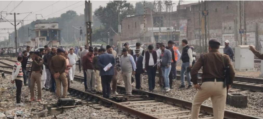 Soon there will be relief from the problem of traffic jam at Bharwari railway crossing.