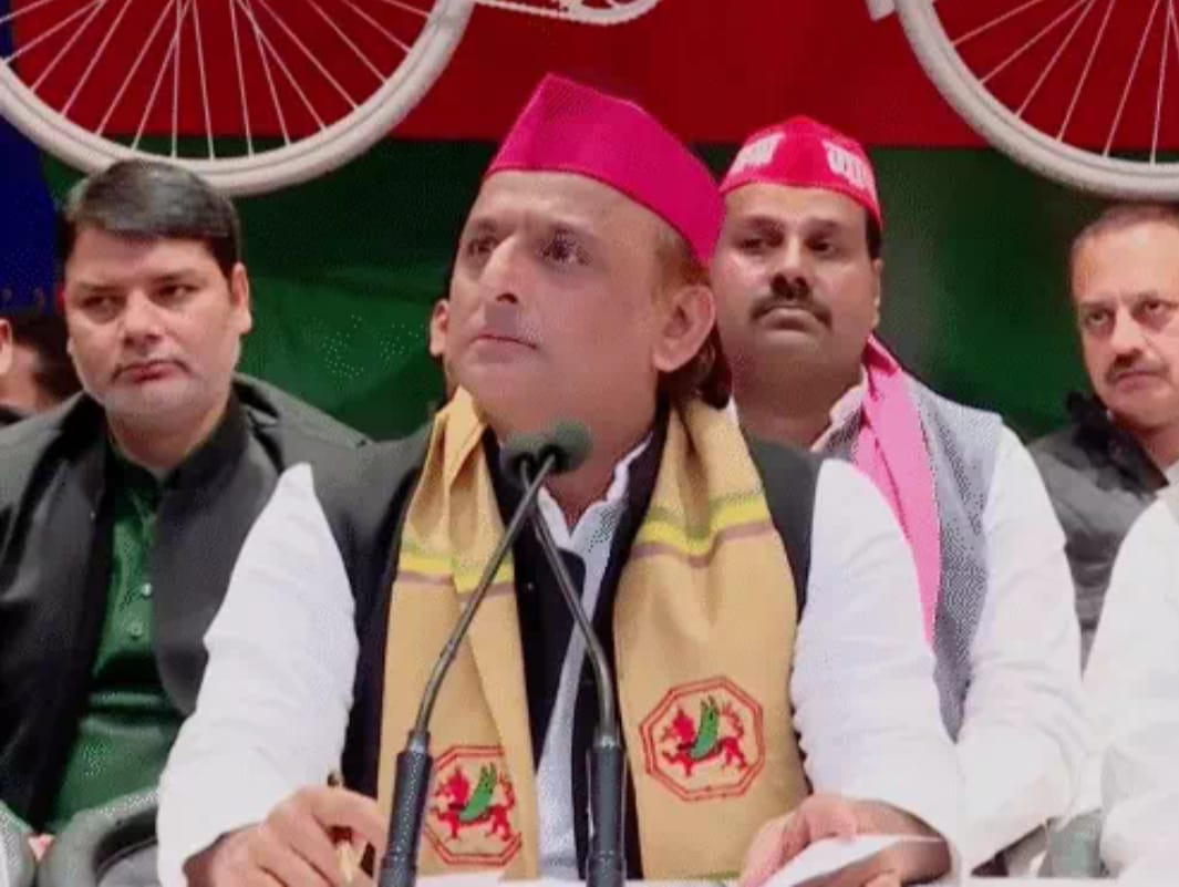 अखिलेश यादव दालमंडी बयान, दालमंडी चौड़ीकरण विवाद, वाराणसी दालमंडी प्रोजेक्ट, अखिलेश यादव वाराणसी बयान, दालमंडी व्यापारियों का विरोध, काशी दालमंडी खबर, योगी सरकार दालमंडी फैसला, दालमंडी मार्केट विवाद, दालमंडी मुआवजा मामला, Akhilesh Yadav Daalmandi Statement, Daalmandi Road Widening Issue, Varanasi Daalmandi Project, Akhilesh Yadav on Varanasi Market, Daalmandi Traders Protest, Kashi Market Redevelopment, Yogi Government Daalmandi Plan, Varanasi Heritage Market Issue, दालमंडी फोटो, वाराणसी दालमंडी व्यापारी, अखिलेश यादव प्रेस कॉन्फ्रेंस, काशी विश्वनाथ रास्ता प्रोजेक्ट, दालमंडी रोड चौड़ीकरण चित्र, Daalmandi Varanasi Image, Akhilesh Yadav Press Conference Photo, Varanasi Market Redevelopment Image, Daalmandi Road Widening Map, Kashi Vishwanath Access Route Image, #AkhileshYadav, #Daalmandi, #VaranasiNews, #KashiVishwanath, #YogiGovernment, #UttarPradeshPolitics, #MarketRedevelopment, #LatestNews, #PoliticalUpdates, #ManojShuklaReports,