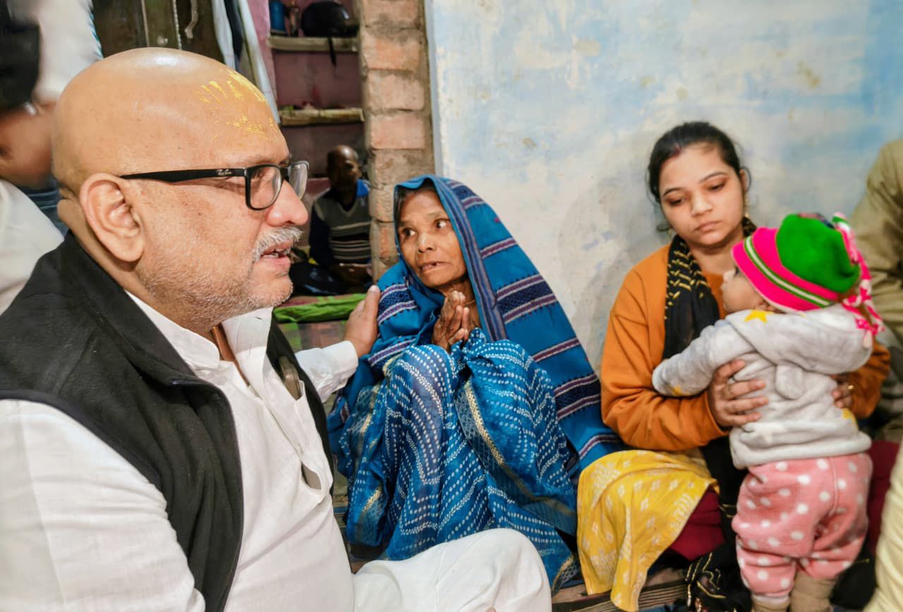 SIR सिस्टम का अत्याचार, SIR सिस्टम यूपी, बीएलओ मौत खबर, फतेहपुर सुधीर आत्महत्या, यूपी कांग्रेस अजय राय बयान, SIR दबाव से मौतें, उत्तर प्रदेश कर्मचारी आत्महत्या, बरेली सर्वेश गंगवार मौत, देवरिया रंजू दुबे मौत, जौनपुर विपिन यादव आत्महत्या, यूपी सरकारी कर्मचारी तनाव, SIR विवाद, UP News SIR System, SIR System Atrocities, UP SIR System Deaths, Fatehpur BLO Suicide, Ajay Rai Statement, UP Congress News, Government Employee Suicide UP, SIR Pressure Deaths, Bareilly Employee Death, Deoria BLO Death, Jaunpur Suicide Case, UP Political News, SIR Controversy, SIR सिस्टम विवाद फोटो, अज#SIRSystem #UPNews #AjayRai #CongressUP #EmployeeRights #BLODeath #UPPolitics #FatehpurNews #SystemImposedRepression #UPGovernmentय राय फतेहपुर दौरा, सुधीर कुमार श्रद्धांजलि दृश्य, बीएलओ मौत उत्तर प्रदेश, कांग्रेस प्रेस नोट यूपी, Ajay Rai Fatehpur Visit Image, SIR System Protest Photo, BLO Death UP Image, Congress Leader Tribute Picture, UP Employee Suicide Image,