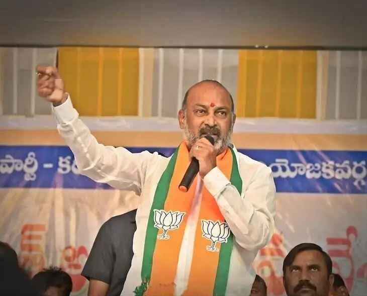 BJP समर्थित उम्मीदवारों को चुनें 10 लाख रुपये, संजय कुमार बयान, करीमनगर पंचायत चुनाव, ग्रामीण निकाय चुनाव तेलंगाना, BJP सरपंच चुनाव घोषणा, गांव विकास फंड BJP, Choose BJP supported candidates get 10 lakh, Sanjay Kumar announcement, Karimnagar panchayat elections, Telangana rural polls BJP, Village development fund BJP, BJP sarpanch support offer, संजय कुमार बीजेपी बयान फोटो, BJP पंचायत चुनाव एलान इमेज, करीमनगर ग्रामीण सभा तस्वीर, गांव विकास फंड घोषणा चित्र, Sanjay Kumar BJP announcement image, Karimnagar rural meeting photo, BJP supported candidate speech visual, Village development fund graphic, #BJP, #Karimnagar, #RuralElections, #PanchayatPolls, #SanjayKumar, #VillageDevelopment, #BJPAnnouncement, #TelanganaPolitics, #IndianPolitics, #BreakingNews,