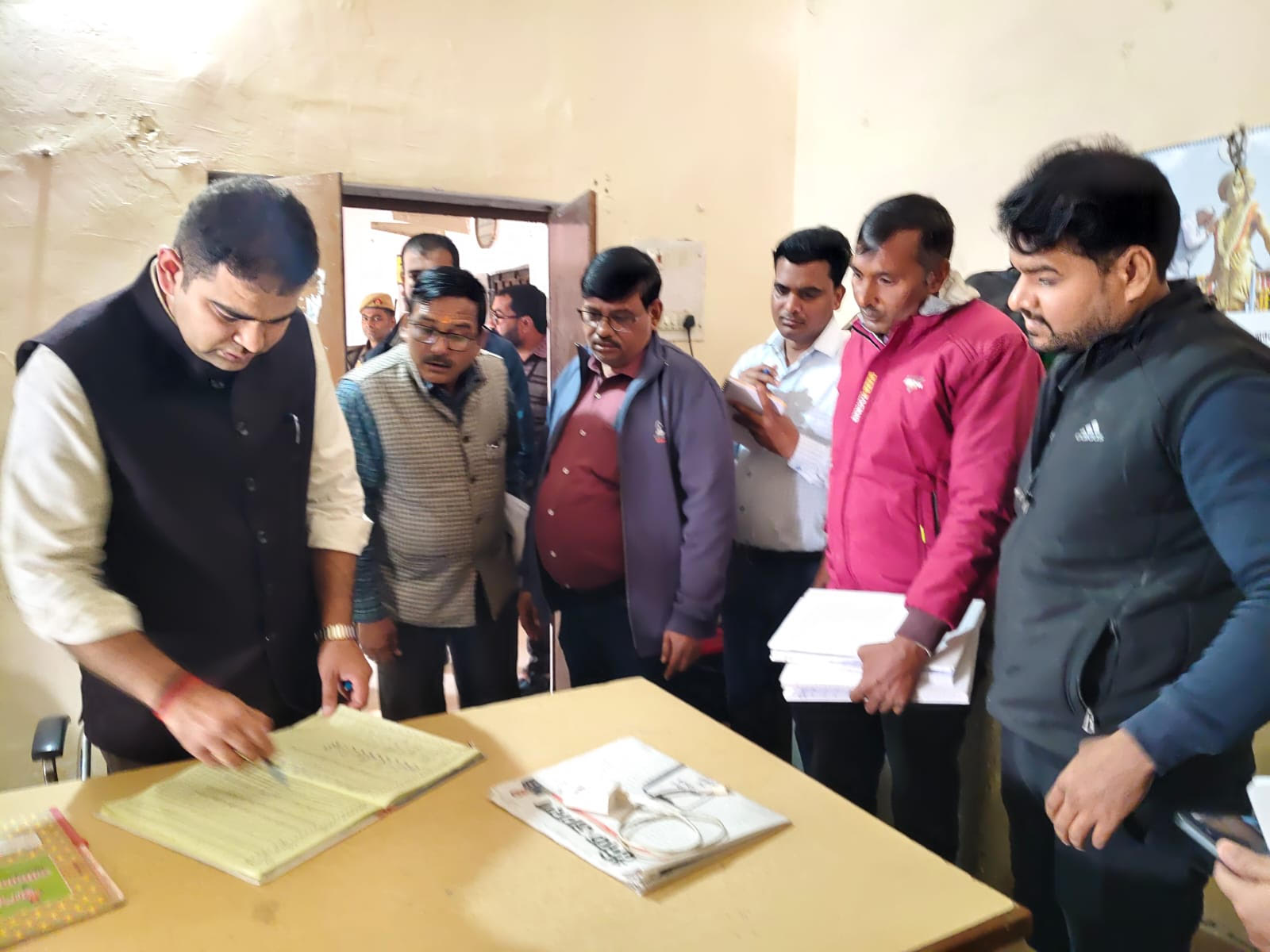 The District Magistrate conducted a surprise inspection of the Block office and directed to withhold the salaries of absent personnel.