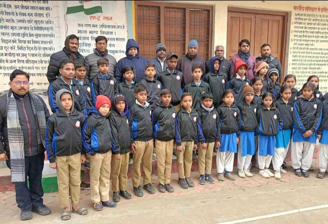 Jackets were provided to poor students of classes 6, 7 and 8 of the school.