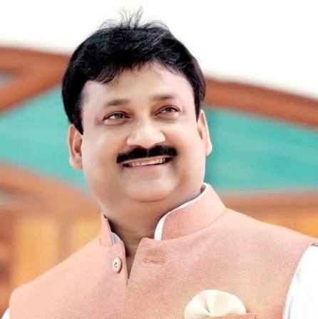 झांसी की कोर्ट में पूर्व सपा विधायक ने क्यों किया सरेंडर, दीपनारायण सिंह यादव खबर, झांसी सपा नेता सरेंडर, गरौठा विधायक मामला, 20 करोड़ संपत्ति कुर्क, Jhansi court surrender news, Former SP MLA surrender, Dipnarayan Singh Yadav case, Jhansi crime news,पूर्व सपा विधायक सरेंडर, झांसी कोर्ट न्यूज, गरौठा विधायक विवाद, पुलिस कार्रवाई झांसी, संपत्ति कुर्क, Former SP MLA Jhansi, Court surrender India, Police action UP,झांसी जिला अपराध समाचार, उत्तर प्रदेश राजनीतिक अपराध खबर, गरौठा विधानसभा न्यूज, पूर्व विधायक विवाद, पुलिस कार्रवाई खबर, Jhansi district crime news, Uttar Pradesh political crime, Former MLA legal case, UP law and order news,