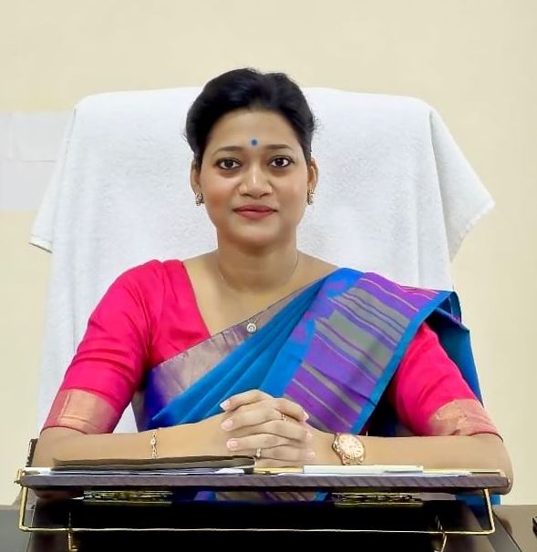 DM inspects EVM/VVPAT warehouse, approves overpass repairs, Pensioners' Day to be celebrated on 17th