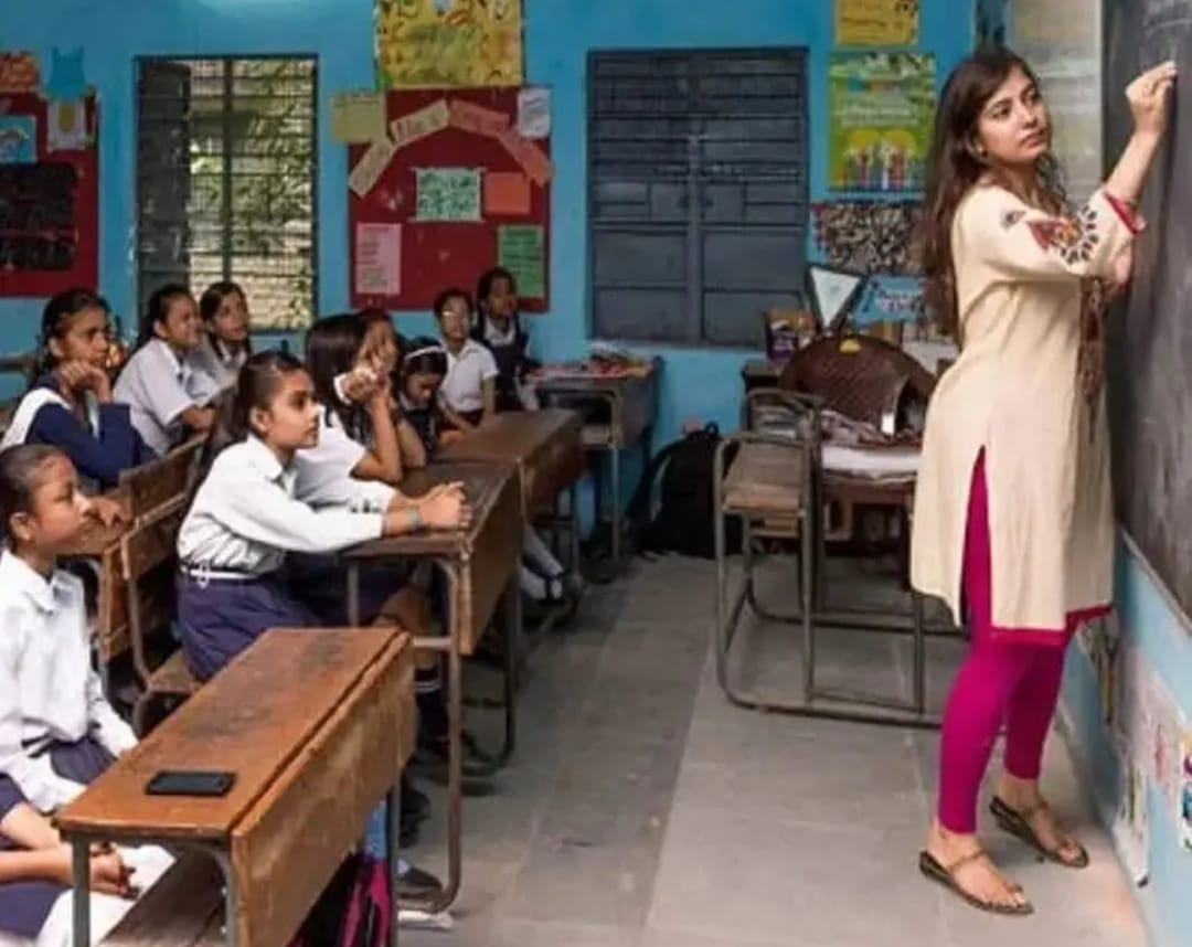 UP शिक्षकों ऑनलाइन हाजिरी, उत्तर प्रदेश परिषदीय स्कूल, डिजिटल हाजिरी शिक्षक, यूपी शिक्षा विभाग आदेश, शिक्षकों की उपस्थिति ऑनलाइन, 2026 स्कूल अपडेट, UP teachers online attendance, Uttar Pradesh parishad schools, digital attendance system, UP education department order, teacher attendance online, 2026 school update, UP शिक्षक हाजिरी डिजिटल प्लेटफॉर्म, परिषदीय विद्यालय ऑनलाइन उपस्थिति, शिक्षक उपस्थिति ट्रैकिंग, UP teacher attendance digital platform, parishad school online attendance, teacher presence tracking, #UPShikshakonOnlineHajiri, #UPEducation, #ParishadSchool, #DigitalAttendance, #TeachersUpdate, #UPSchools, #EducationReform, #NationalProposition, #ManojShuklaReports,