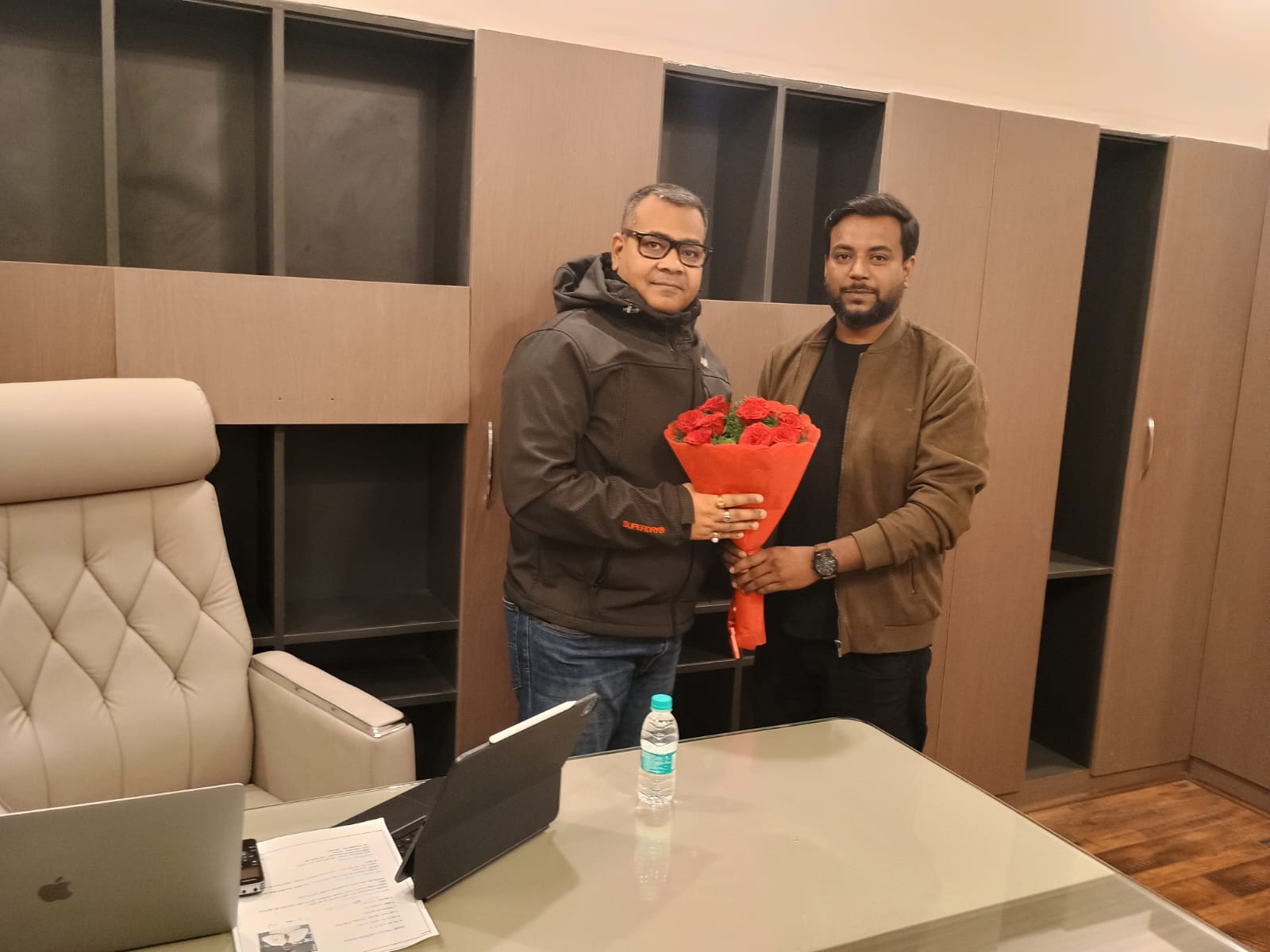 दिल्ली, बिहार, जमुई, नई दिल्ली, लोजपा(रा.), चुनावी राजनीति, संगठन विस्तार, राजनीति समाचार, बिहार राजनीति, राष्ट्रीय राजनीति, पार्टी संगठन, चुनावी विश्लेषण, गिरीश मिश्रा, अरुण भारती, लोजपा(रा.), बिहार चुनाव जीत, लोजपा नेता, बिहार प्रभारी, जमुई सांसद, राजनीतिक मुलाकात, पार्टी संगठन, चुनावी सफलता, दिल्ली बैठक, Girish Mishra, Arun Bharti, LJP(R), Bihar Election Victory, Bihar Politics, Party Meeting Delhi, Jamui MP, Political Strategy, Party Expansion, LJP Leaders, गिरीश मिश्रा फोटो, अरुण भारती फोटो, लोजपा नेताओं की मुलाकात, दिल्ली मीटिंग लोजपा, बिहार चुनाव जीत बधाई, Girish Mishra Image, Arun Bharti Image, LJP Leaders Meeting Delhi, Bihar Victory Celebration, Party Leadership Meeting, Bihar Political Updates, LJP Leadership Meeting, Election News Bihar, National Political News, #GirishMishra, #ArunBharti, #LJPRamvilas, #BiharPolitics, #DelhiMeeting, #PoliticalNews, #PartyVictory, #BiharElection, #Jamui, #LJPLeaders, #LatestNews,