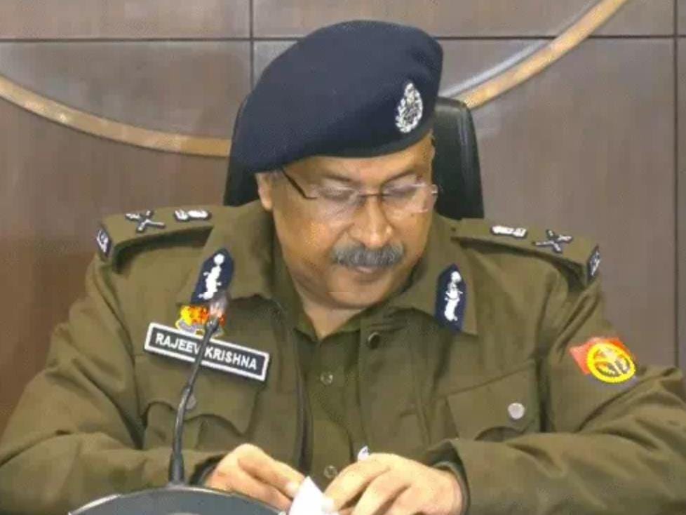 • कफ सिरप मामले में SIT, • यूपी कफ सिरप नशा कांड, • कोडीन कफ सिरप यूपी, • DGP राजीव कृष्ण प्रेस कॉन्फ्रेंस, • FSDA रोशन जैकब कार्रवाई, • UP drug racket SIT report, • Codeine syrup misuse in UP, • Uttar Pradesh cough syrup case, • कफ सिरप नशा रैकेट यूपी, • SIT probe codeine syrup, • यूपी पुलिस ड्रग कार्रवाई, • Fake medical licence UP, • UP to Nepal drug supply, • Bangladesh drug smuggling via UP, • लखनऊ, जौनपुर, सोनभद्र, बनारस, गाजीपुर, लखीमपुर खीरी, कानपुर, बहराइच, उत्तर प्रदेश, Uttar Pradesh, Lucknow Police, UP FSDA, #CoughSyrupCase, #UPSIT, #CodeineSyrup, #UPPolice, #FSDA, #RajnathKrishna, #DrugRacket, #UPNews, #YogiGovernment, #BreakingNewsUP,