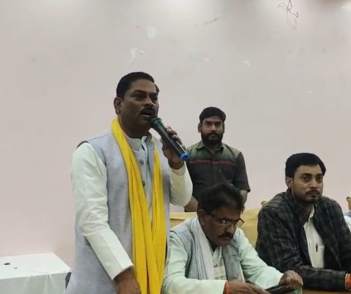 अर्कवंशी क्षत्रिय समाज विरोध, Arkvanshi Kshatriya Samaj Protest, अशोक रावत विवाद, Ashok Rawat Statement Controversy, महाराजा सुहेलदेव राजभर विवाद, Arkvanshi Community Complaint, Suhalded Rajbhar History Issue, Lok Sabha Statement Removal Demand, अर्कवंशी समाज नाराजगी, Arkvanshi Protest Letter, Ashok Rawat MP Issue, Historical kings insult controversy, अर्कवंशी राजाओं का सम्मान, जिला: सीतापुर / मिश्रिख प्रदेश: उत्तर प्रदेश टाइप: राजनीति, सामाजिक विवाद, संसदीय मामला, समुदाय विरोध अर्कवंशी समाज विरोध खबर, अशोक रावत बयान विवाद, सुहेलदेव राजभर इतिहास, मिश्रिख सांसद ताजा अपडेट, लोकसभा कार्यवाही से बयान हटाने की मांग, Arkvanshi protest against Ashok Rawat, Ashok Rawat controversial remark, Suhalded Rajbhar history dispute, UP community protest news, Lok Sabha statement removal demand, Community protest India, Lok Sabha controversy, Historical figure insult issue, #ArkvanshiSamaj #AshokRawat #LokSabhaControversy #SuhaildevRajbhar #UPPolitics #CommunityProtest #NationalProtest